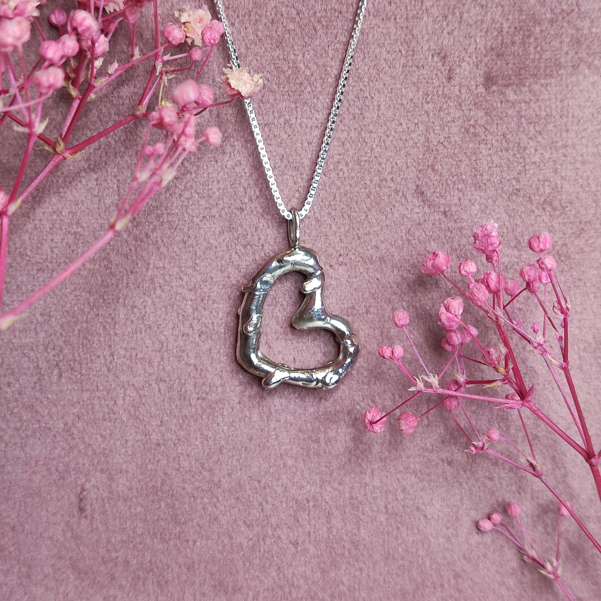 Geschmolzene Herzkette Aus 925Er Silber Geschmolzene Herzkette Aus 925Er Silber von UsagiJewels
