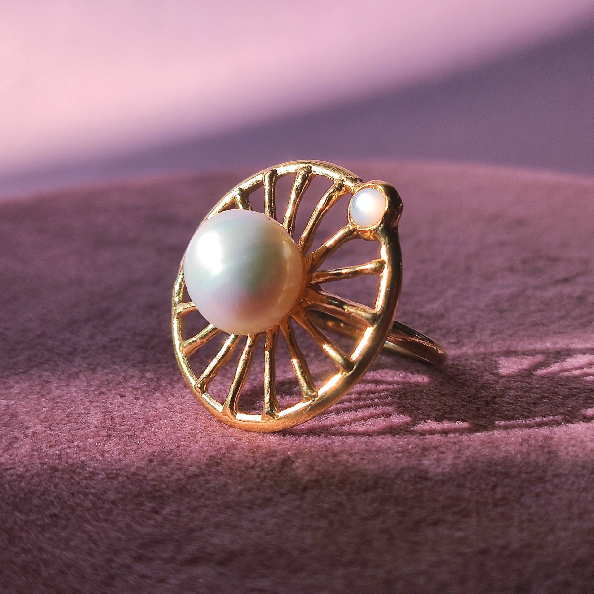 Orbita-Ring Aus 24-Karätigem Vergoldetem 925Er-Silber Mit Perle Und Perlmutt - Größe O | Uk-Größe Orbita-Ring Aus 24-Karätigem Vergoldetem 925Er-Silber Mit Perle Und Perlmutt - Größe O | Uk-Größe von UsagiJewels
