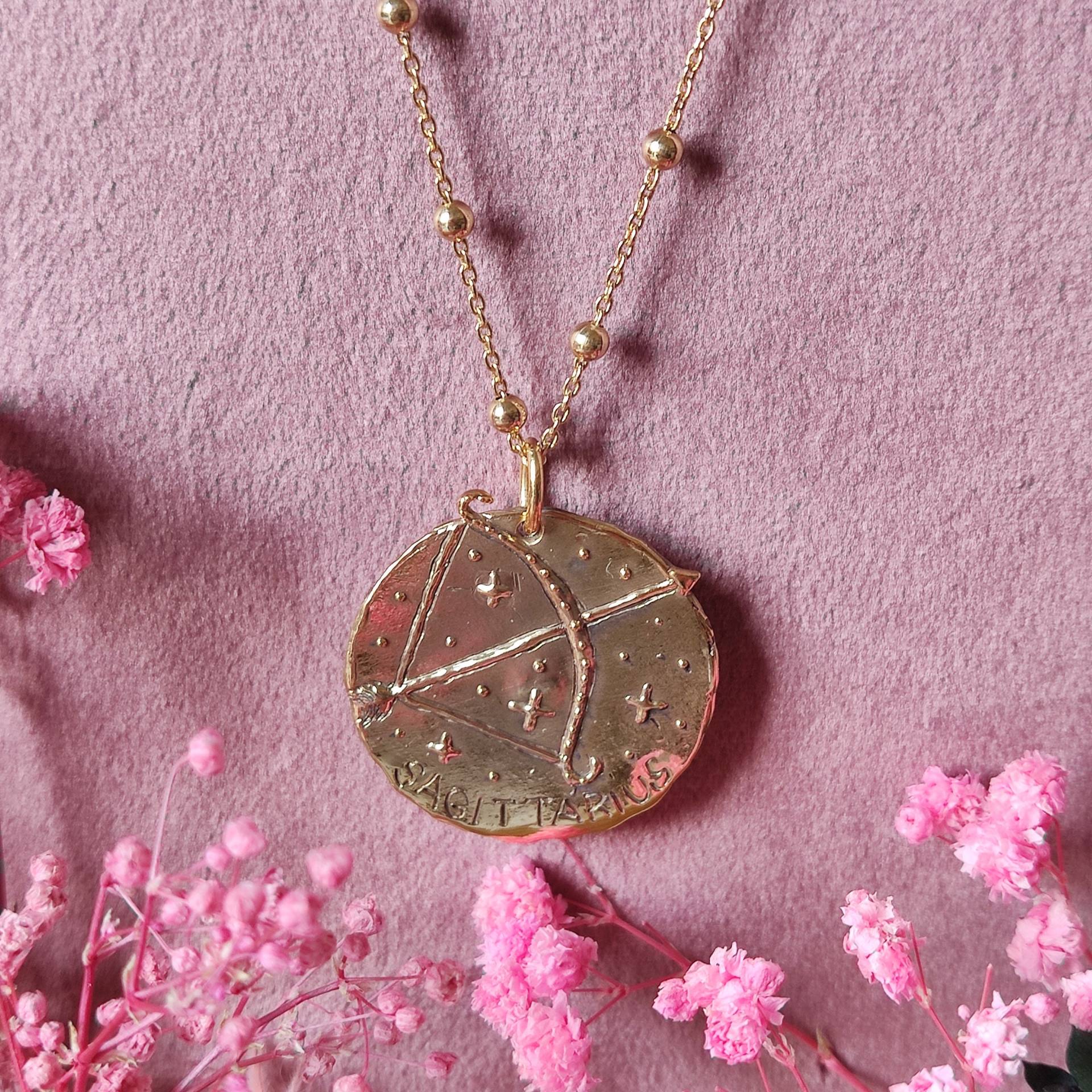 Schütze-Halskette Aus Vergoldeter Bronze - Zodiac-Kollektion Schütze-Halskette Aus Vergoldeter Bronze - Zodiac-Kollektion von UsagiJewels