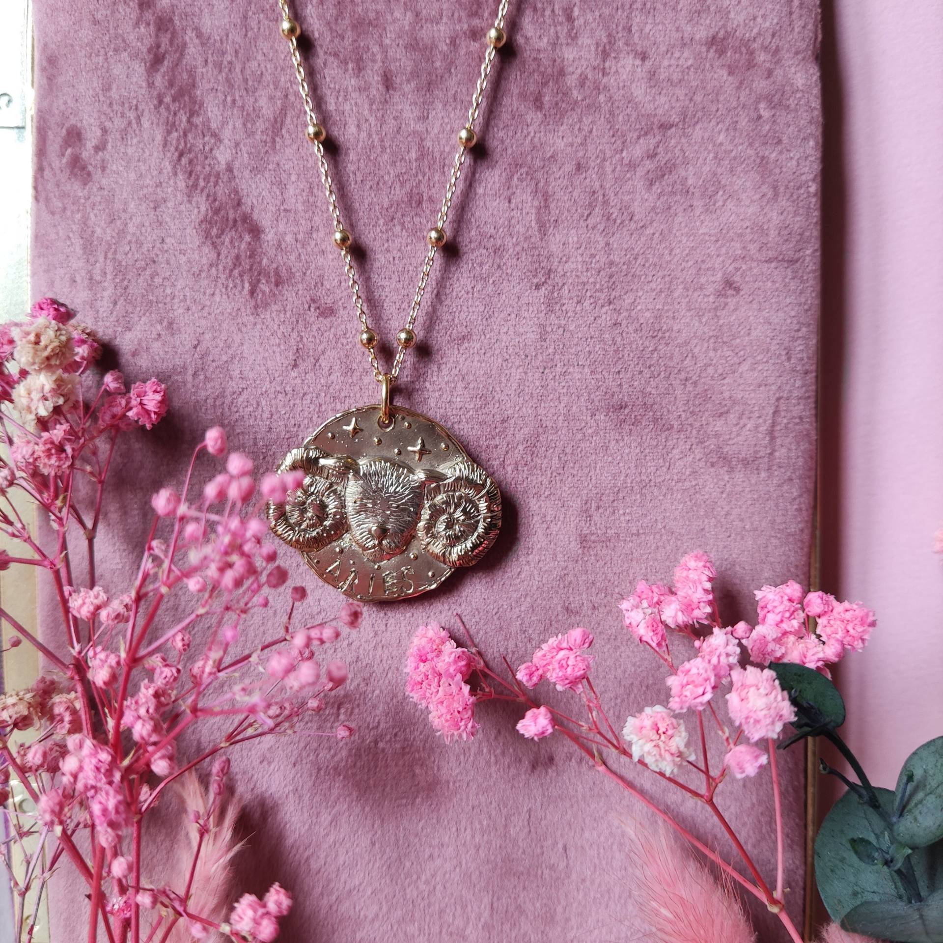 Widder-Halskette Aus Vergoldeter Bronze - Zodiac-Kollektion Widder-Halskette Aus Vergoldeter Bronze - Zodiac-Kollektion von UsagiJewels