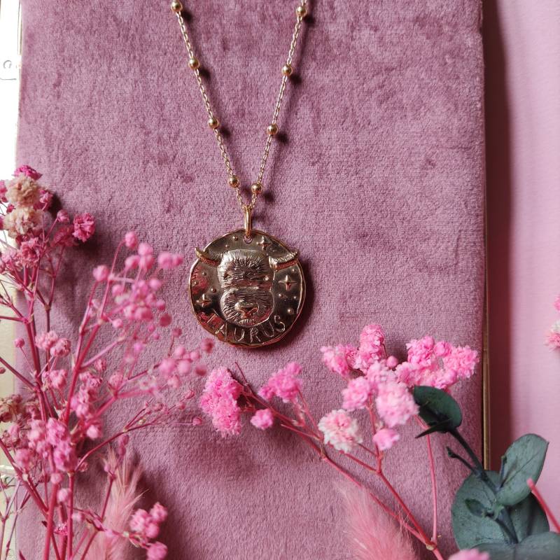 stier-Halskette Aus Vergoldeter Bronze - Zodiac-Kollektion von UsagiJewels