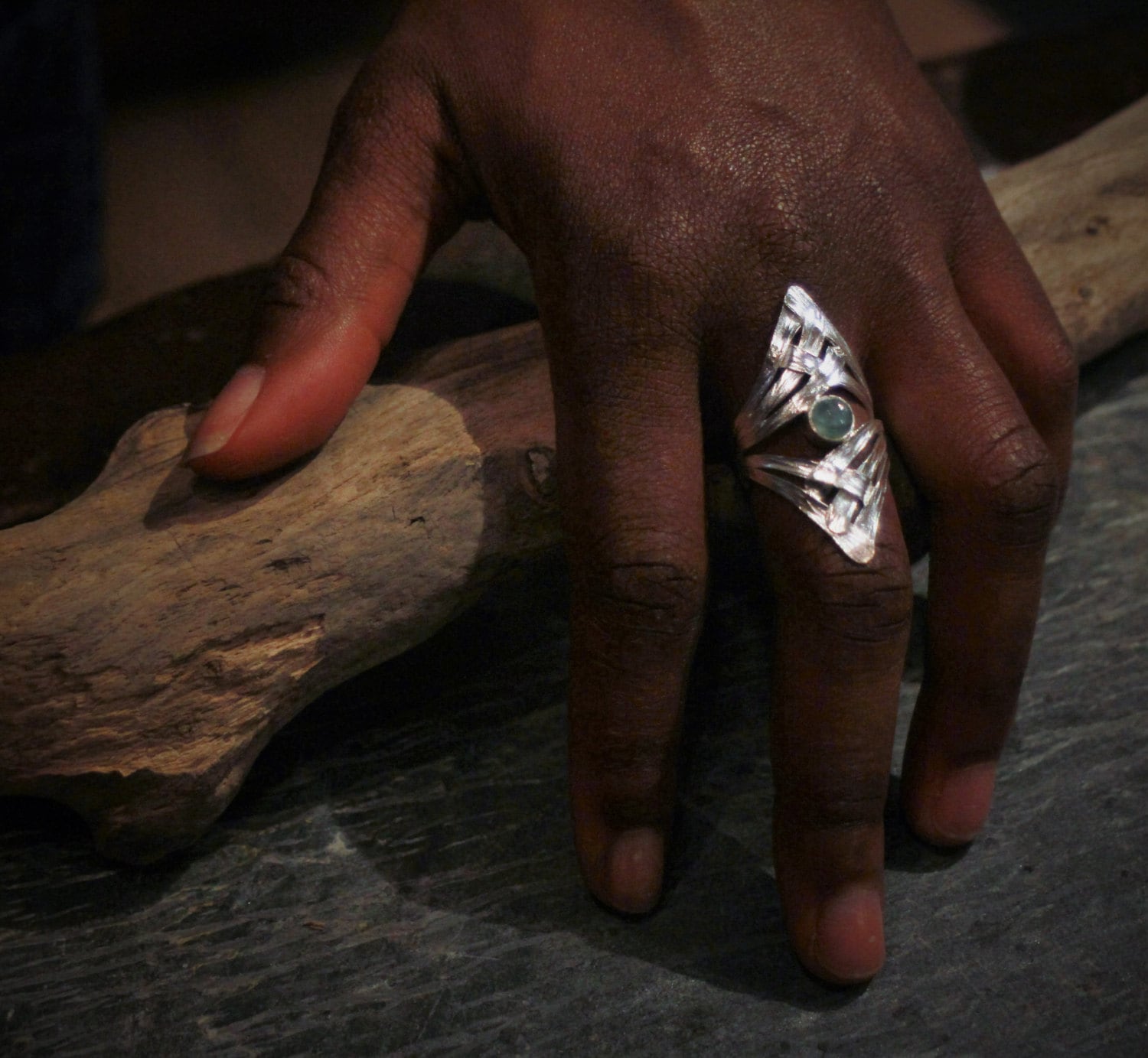 Blatt Ring Mit Stein Palmenblatt Sterling Silber Gehämmert Silberring Handgefertigt Matt Gepunzt Abendring Statement Blatt Ring Mit Stein Palmenblatt Sterling Silber Gehämmert Silberring Handgefertigt Matt Gepunzt Abendring Statement von UtasJoolz