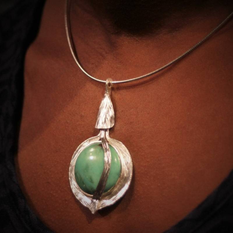 Gehämmert Silber Halb Edelstein Anhänger-Handgemachte Halskette Hallmarked Schmuck Mondstein Türkis Malachit Lapis Anhänger Gehämmert Silber Halb Edelstein Anhänger-Handgemachte Halskette Hallmarked Schmuck Mondstein Türkis Malachit Lapis Anhänger von UtasJoolz