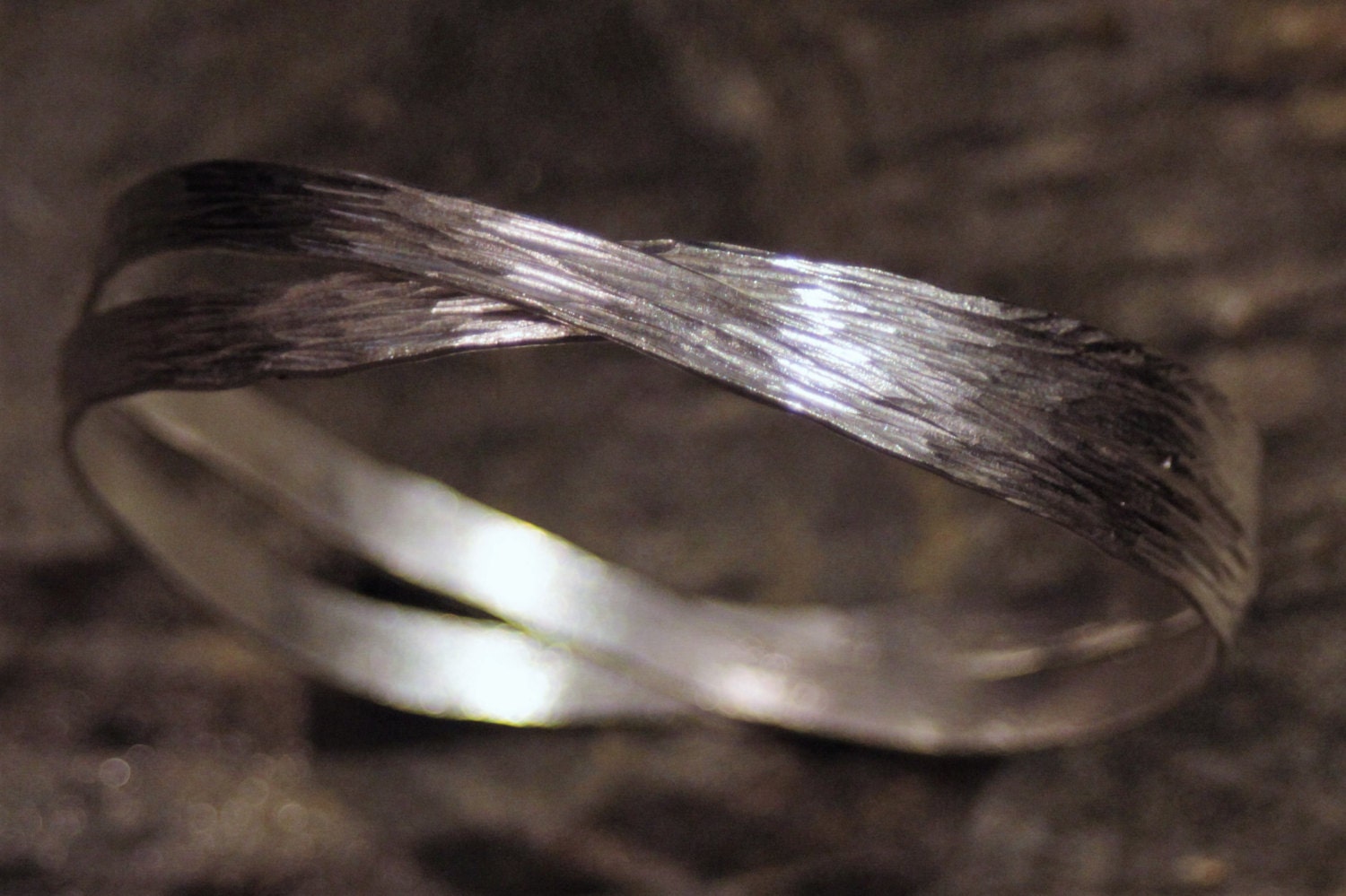 Gehämmerter Ineinandergreifender Armreif Sterling Silber Armband Wellendesign Handgemacht Original Doppelarmreif Matt Meer Inspiriert Gehämmerter Ineinandergreifender Armreif Sterling Silber Armband Wellendesign Handgemacht Original Doppelarmreif Matt Meer Inspiriert von UtasJoolz