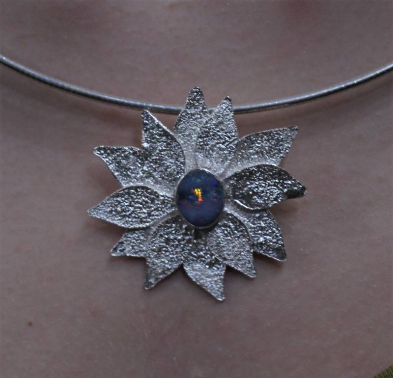 Retikulierte Silber Blätter Opal Anhänger Blume Australian Opal von UtasJoolz