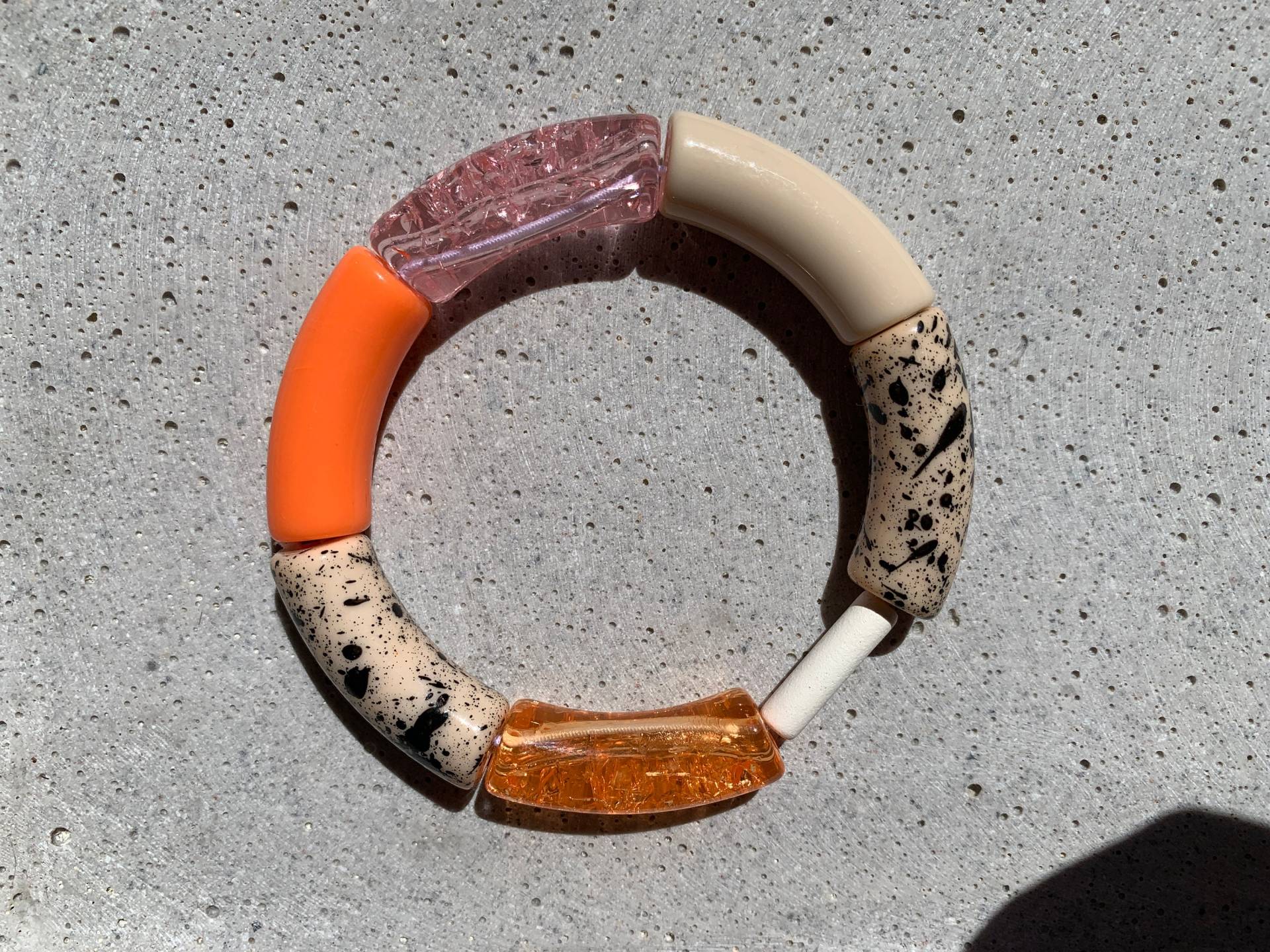 Armband Terrazzo „ Orange Water " Armreif | Armkette Acrylperlen Bamboo Boho Ibiza von UteArnoldStudio