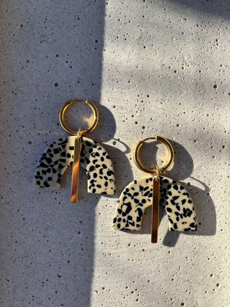 Ohrring Merle By Hej.ibiz Ute Arnold | Unikate Gold Creolen von UteArnoldStudio