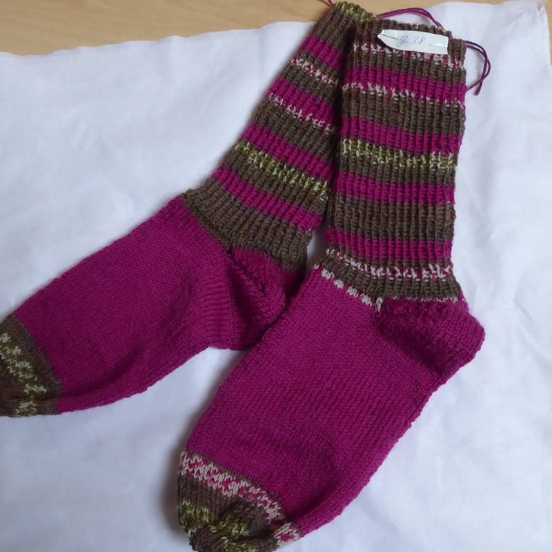 Handgestrickte Wollsocken Größe 38 von UtesWorkshop