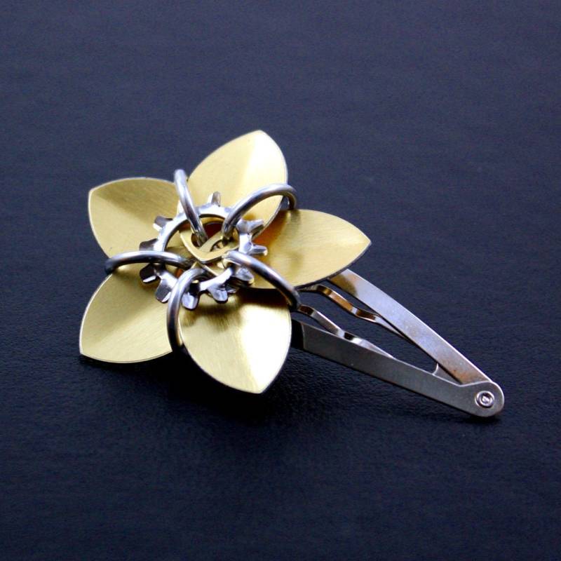 steampunk Schuppen Blumen Haarspange steampunk Schuppen Blumen Haarspange von UtopiaArmoury