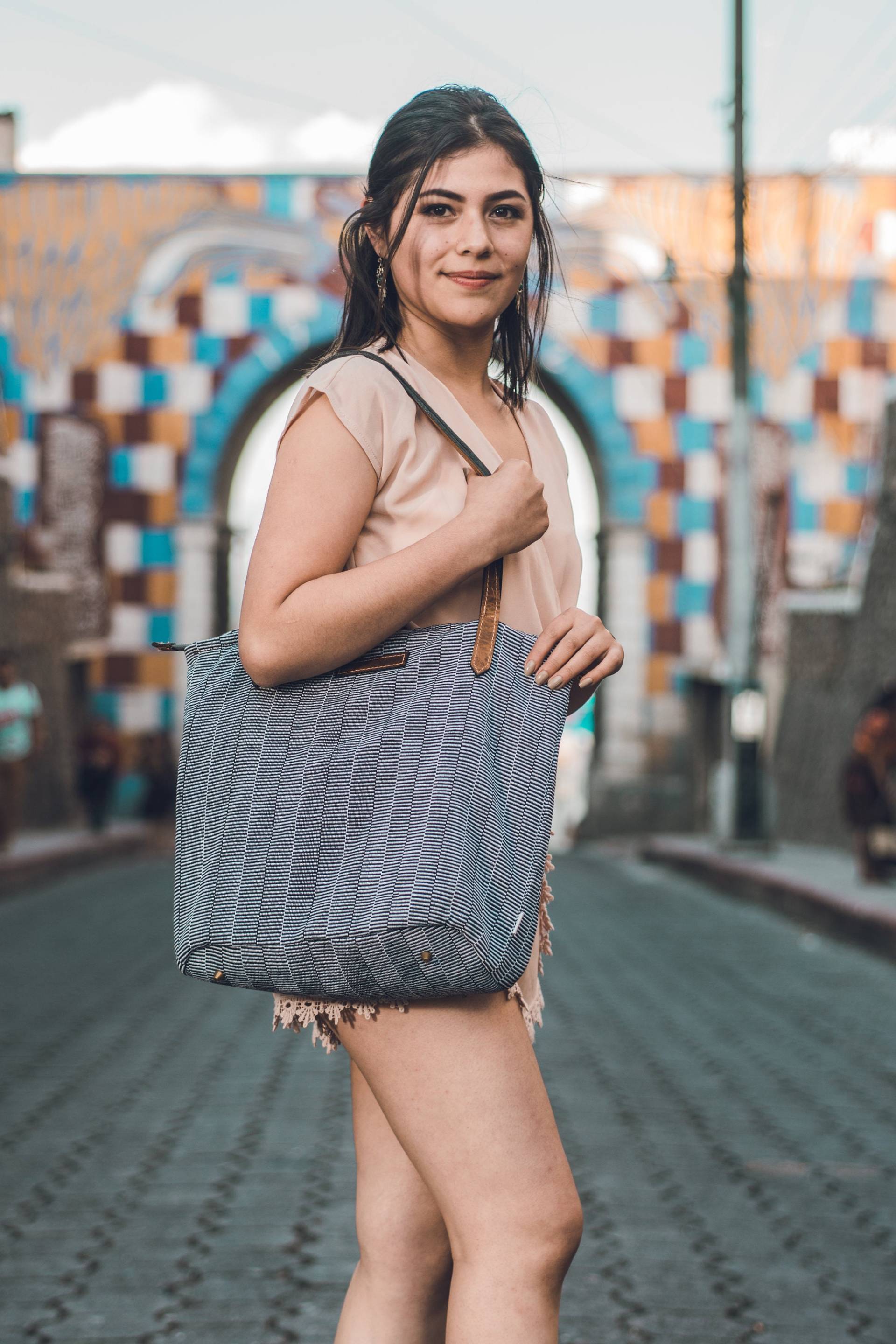 Cuarteado Umhängetasche von UtzThreads