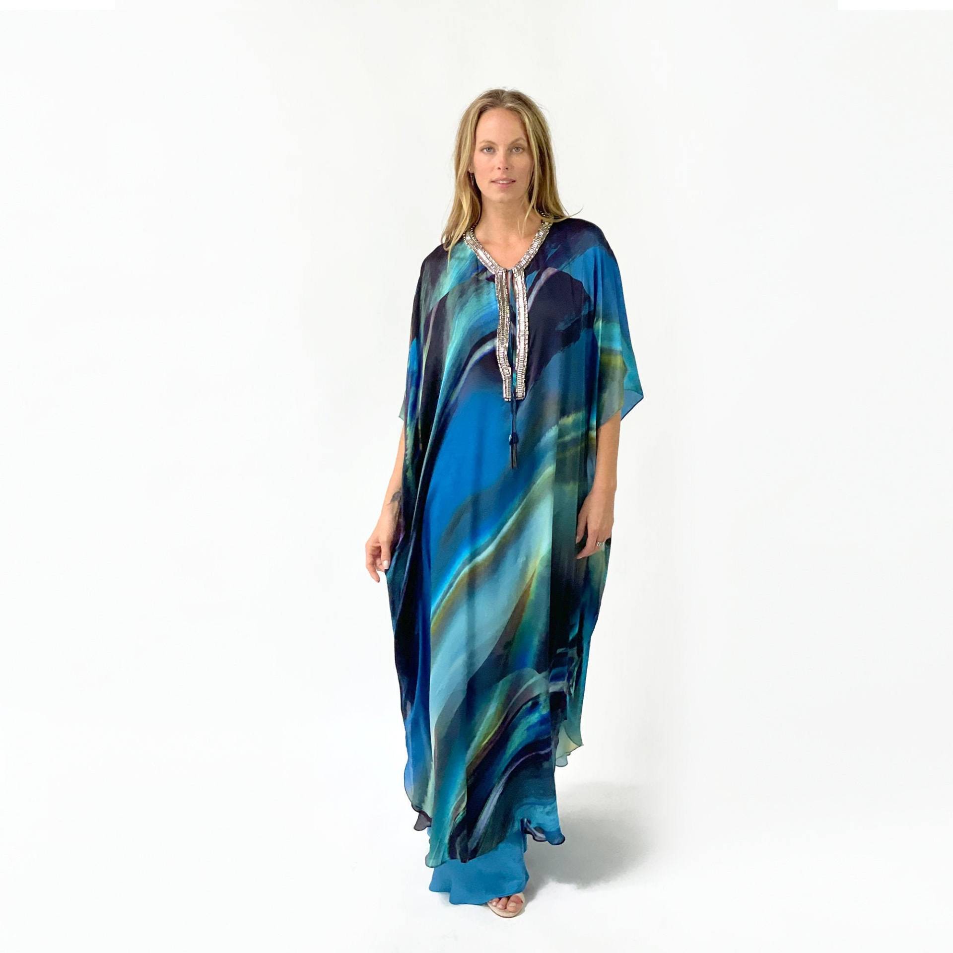 Sophia Kaftan Seidenkleid von VACANCESCOLLECTION