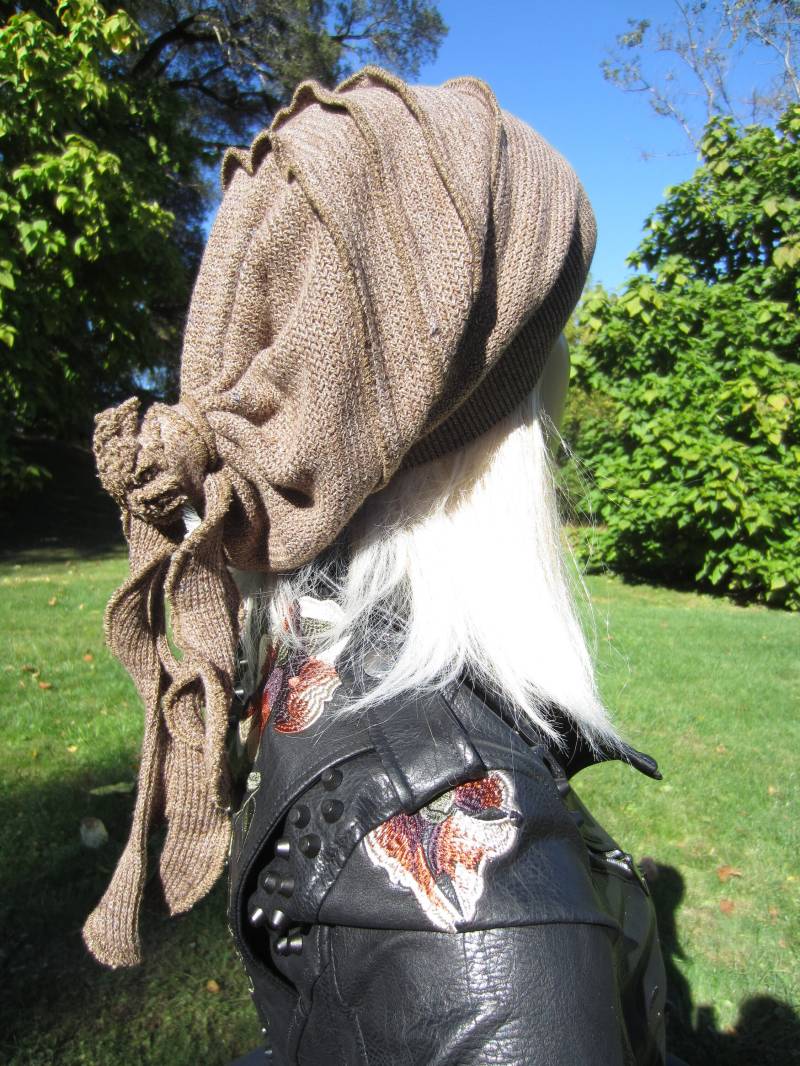 Boho Damen Slouchy Beanies Braun Baumwolle Chainmaille Stricken Rose Tie Zurück Tam Mode Hüte A1825 von VACATIONHOUSE