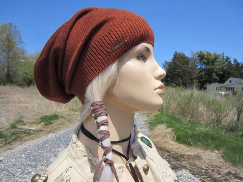Slouchy Beanie Hat Knit Tam Boho Accessoires Für Frauen Cinnamon Brown Wool Blend A1806 von VACATIONHOUSE