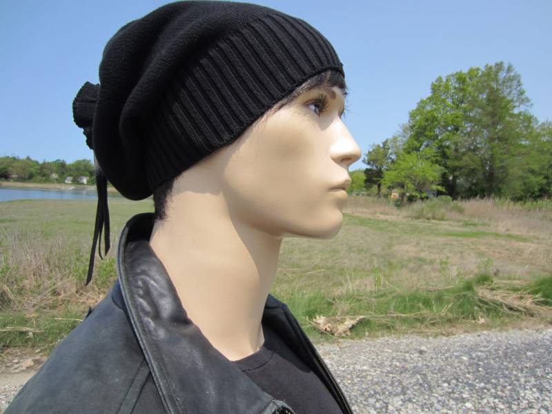 Solid Black Beanie Men Es Warm Winter Hat Slouchy Tam Thick Knit Baggy Tie Back Beanies A1549/A1707 von VACATIONHOUSE