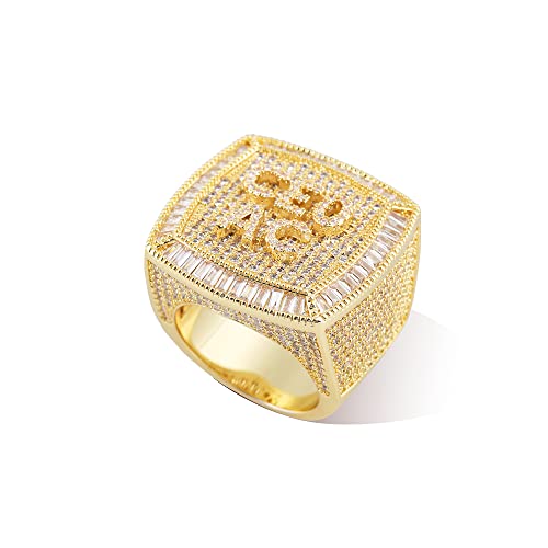 Benutzerdefinierte Anfangsbuchstabe Ring Iced Out Mens Bling Punk Ring Personalisierte Name Ringe Luxus Cubic Zirkonia Quadrat Chunky Band 18K Gold überzogener Hip Hop Schmuck für Männer Frauen von VAKTWPDLY