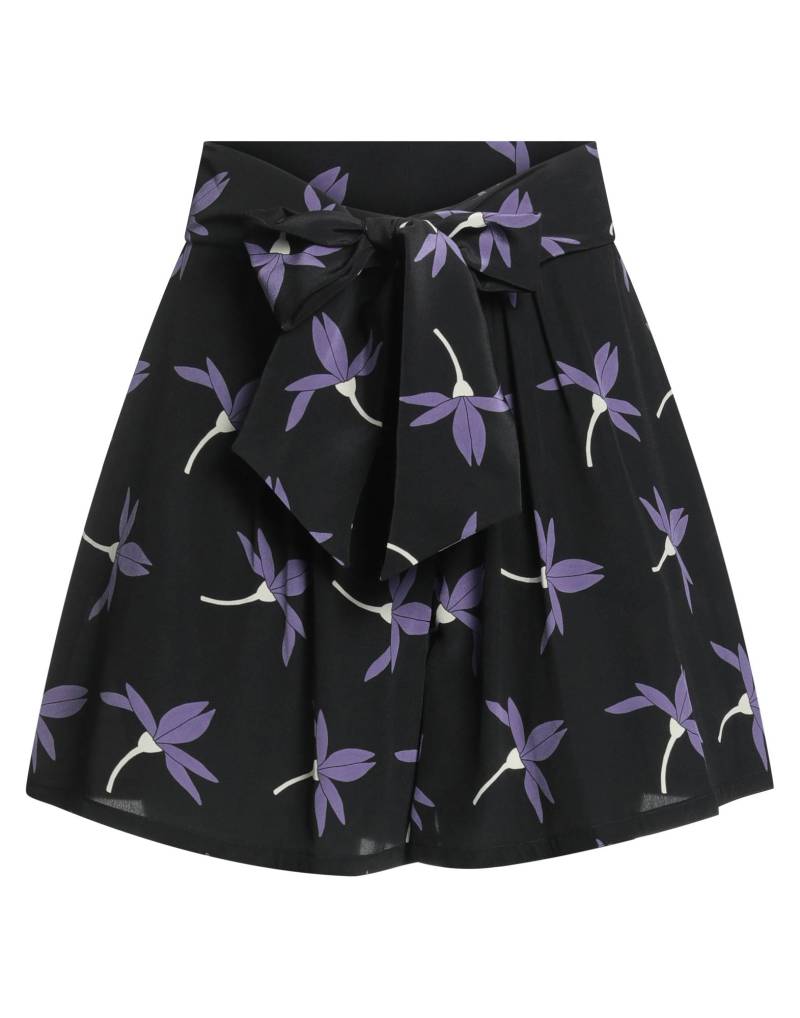 VALENTINO GARAVANI Shorts & Bermudashorts Damen Schwarz von VALENTINO GARAVANI