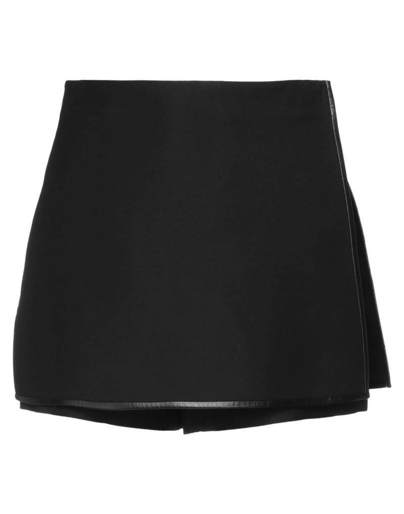 VALENTINO GARAVANI Shorts & Bermudashorts Damen Schwarz von VALENTINO GARAVANI