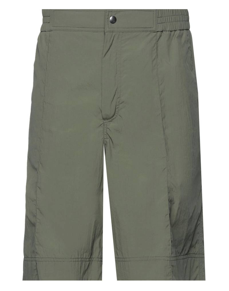 VALENTINO GARAVANI Shorts & Bermudashorts Herren Militärgrün von VALENTINO GARAVANI