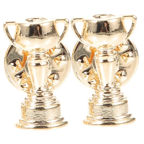 VALICLUD 2 Stück Dekorative Herren Broschen mit Sport Trophäe Design Kreative Anstecknadeln als Abzeichen Einzigartige Pins für Jacken und Taschen Stilvolle Badge Pins für Männer von VALICLUD