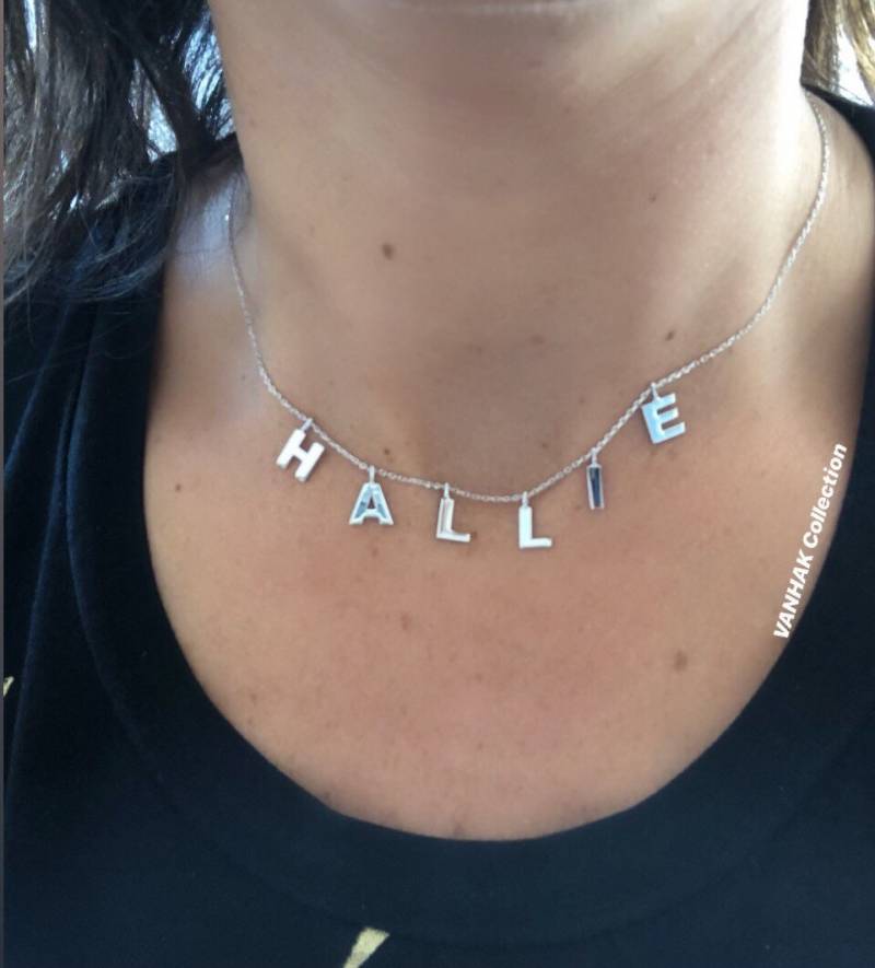 Personalisierte Benutzerdefinierte Baumelnde Name/Initialen Halskette in Allen 3 Goldfarben von VANHAKCollection