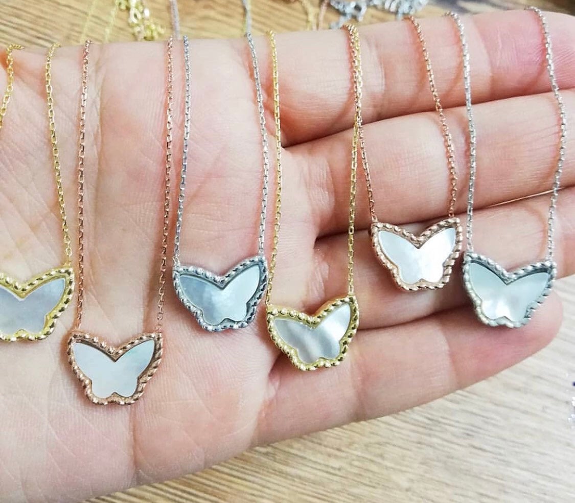 Schmetterling Halskette Aus Perlmutt | Sterling Silber Und Vergoldet Halsketten in Allen Farben von VANHAKCollection