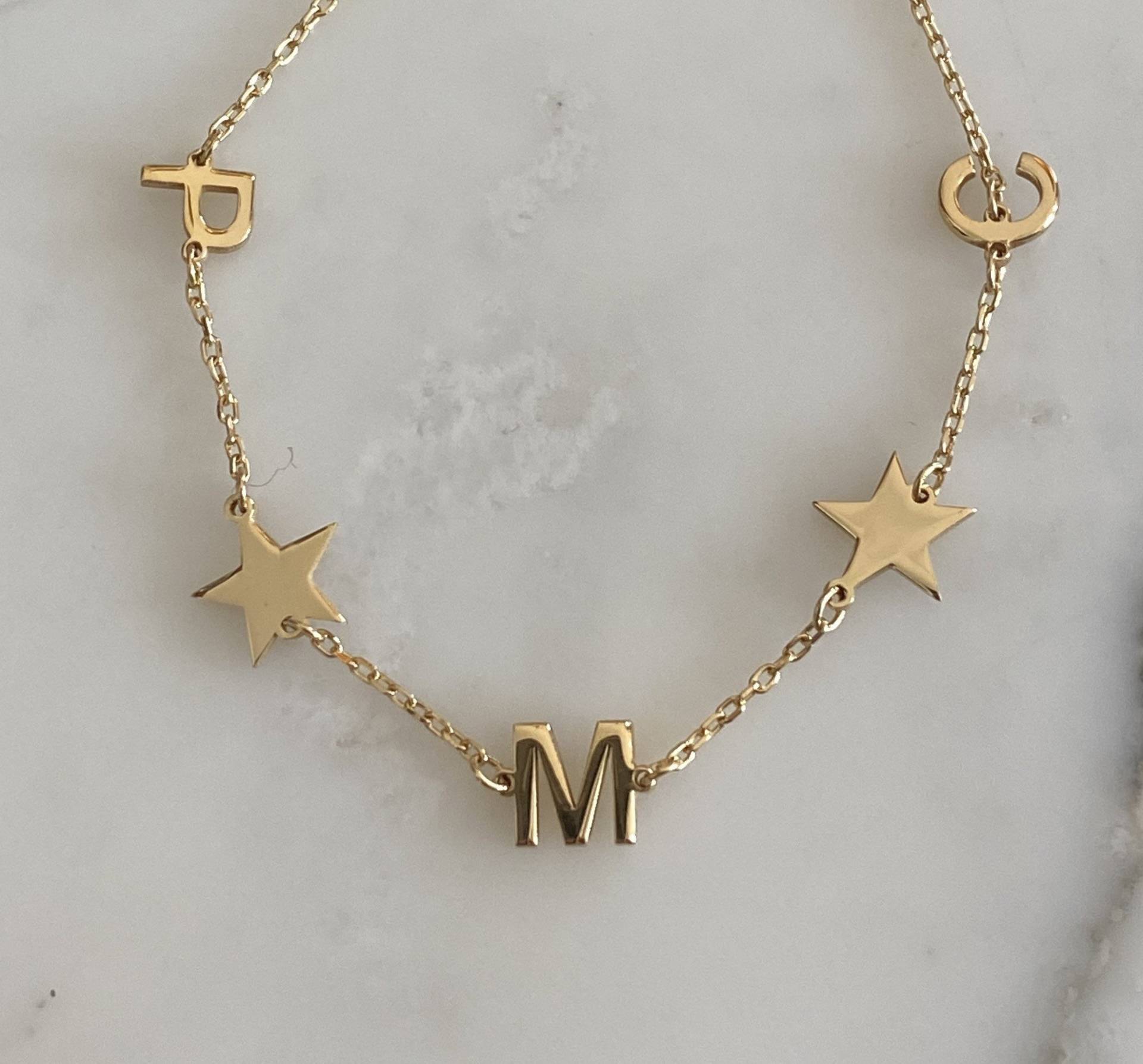 Sterling Silber Mama Armband | Mommy Mit Initialen Personalisiertes Stern Initial von VANHAKCollection