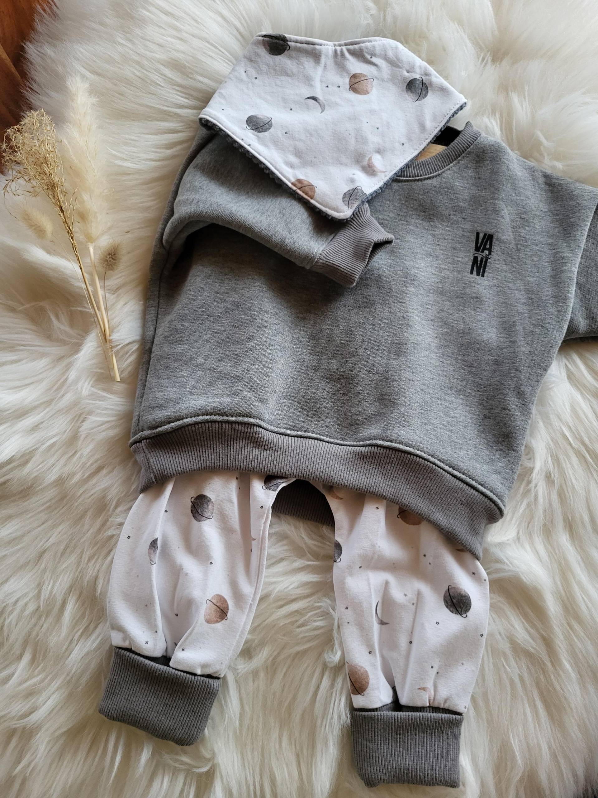 Set | Oversized Sweater Pumphose Halstuch Gr. 62 - 68 Weltall von VANIsManufaktur