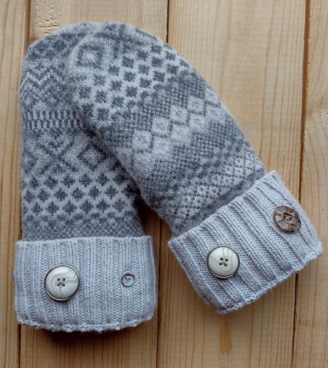 Handgemachte Warme Handschuhe Aus Wiederverwendeter Wolle , Warm, Bequem Und Perfekt Für Winterspaß von VARDesigns4You