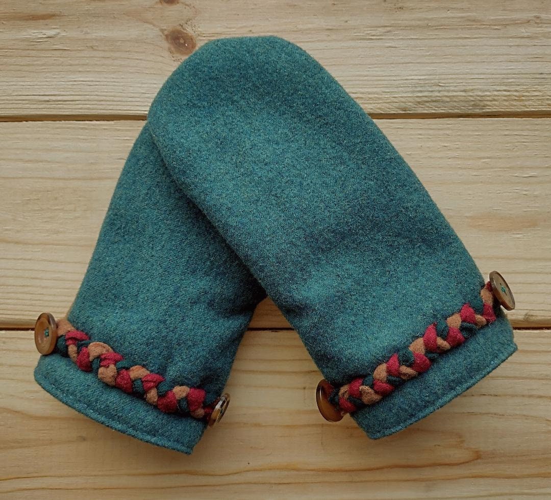 Handgemachte Warme Handschuhe Aus Wiederverwendeter Wolle , Warm, Bequem Und Perfekt Für Winterspaß von VARDesigns4You