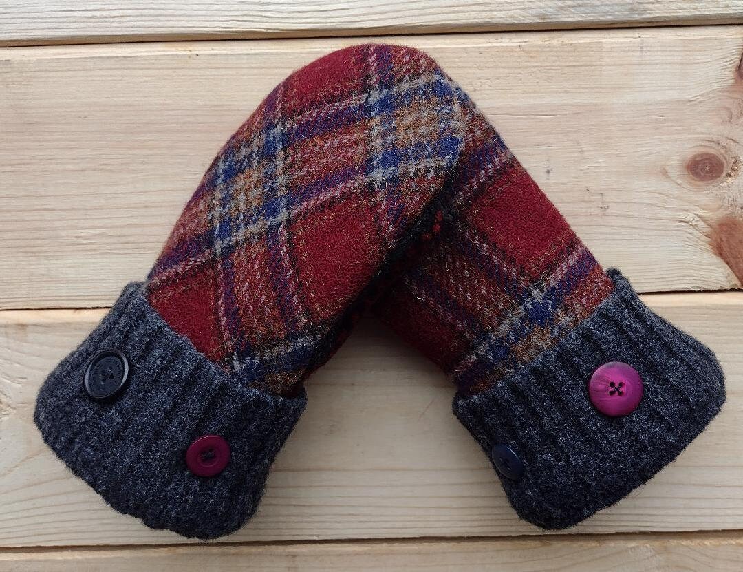 Handgemachte Warme Handschuhe Aus Wiederverwendeter Wolle , Warm, Bequem Und Perfekt Für Winterspaß von VARDesigns4You