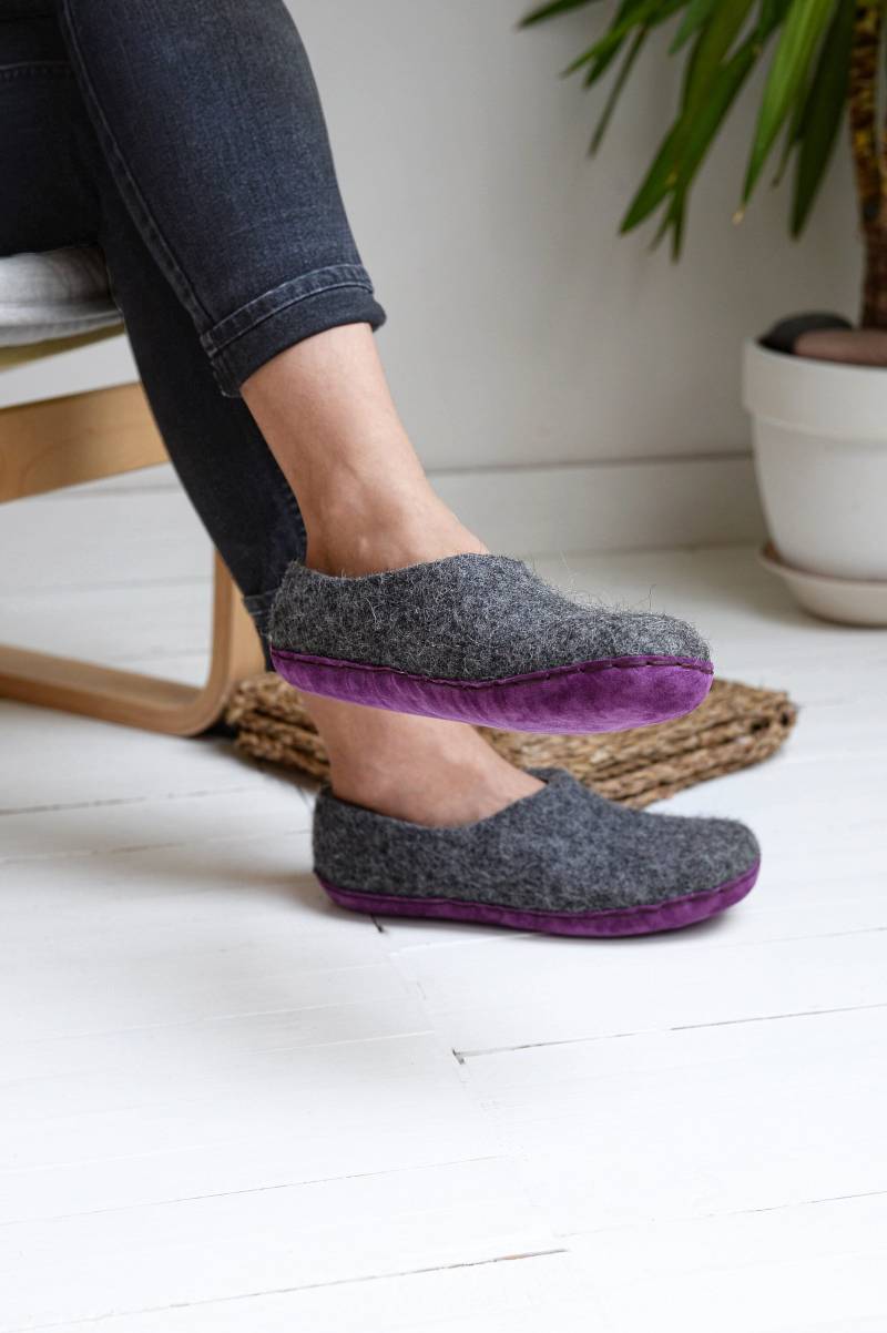 Wolle Hausschuhe Dunkelgrau Mit Lavendel Sohle, Eu 40 Wolle Hausschuhe Dunkelgrau Mit Lavendel Sohle, Eu 40 von VASlippers