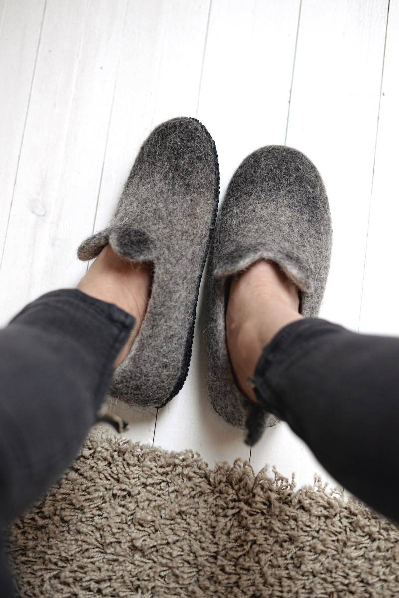 Graue Wolle Katzenhausschuhe Handgemachte Kuschelige Hausschuhe von VASlippers