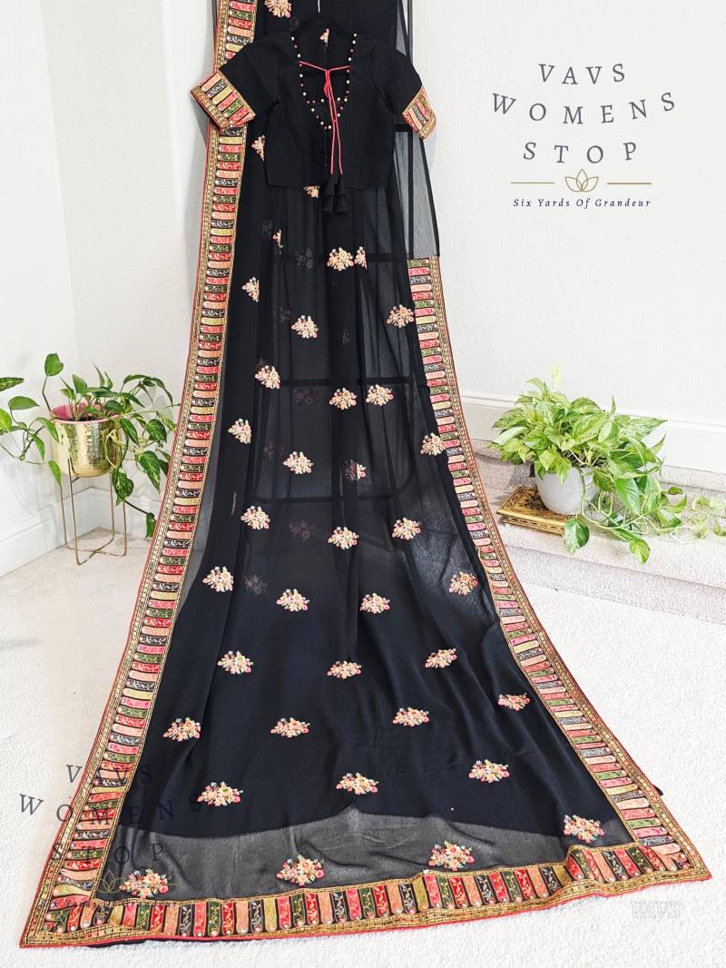 Größe 36 Reicht Bis 42 Sabyasachi Designer Georgette Saree - Bluse . Versandfertig Aus Prosper, Texas Von Vavs Womens Stop von VAVSWomensStop