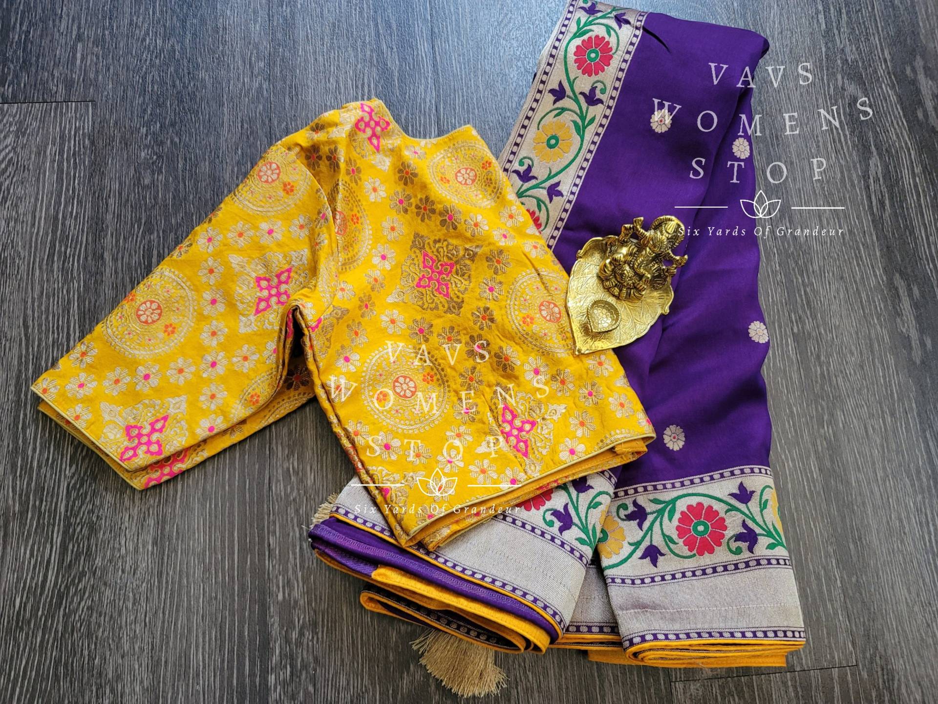 Reine Munga Benarasi Crepe Seide Paithani Saree - Bluse Größe 38 Erweitert Bis 44 Versandfertig Aus Texas, Usa Vavs Womens Stop von VAVSWomensStop