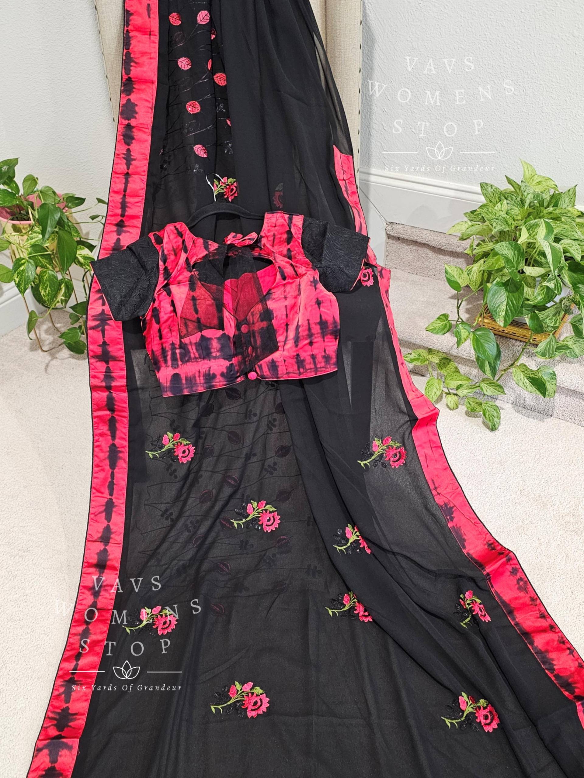 Schwarz Und Rot Farbe Combo Georgette Saree - Bluse Größe 36 Erreicht Bis 42 Versandfertig Aus Prosper, Texas Von Vavs Womens Stop Schwarz Und Rot Farbe Combo Georgette Saree - Bluse Größe 36 Erreicht Bis 42 Versandfertig Aus Prosper, Texas Von Vavs Womens Stop von VAVSWomensStop