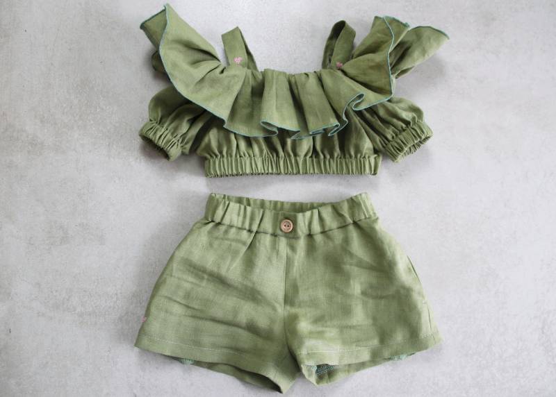 Baby Girl Linen Shorts & Ruffled Top With Embroidery/Summer Cute Outfit Organic Baby Clothes, Handmade Set Shorts Ruffle von VAdesignKIDS