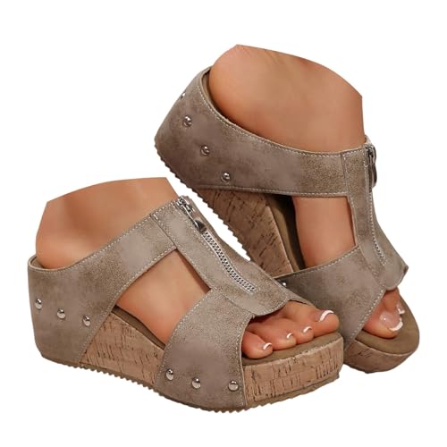 VBEDKDEB Keilabsatz Pantoletten Damen Plateau Keilsandalen Elegant Leder Bequeme Schlappen Offen Rutschfeste Slipper Lässige Nieten Latschen 2025 Sommer Strand Urlaub Sandalen (T-3-Khaki, 38) von VBEDKDEB