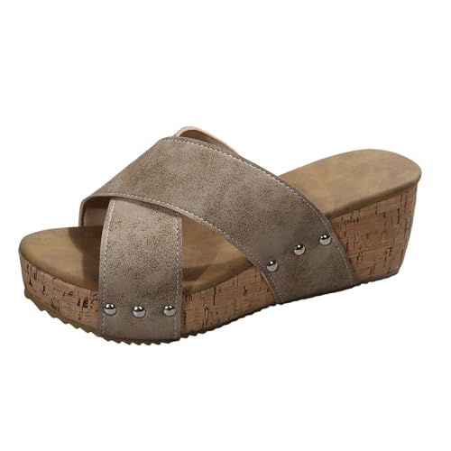 VBEDKDEB Keilabsatz Pantoletten Damen Plateau Keilsandalen Elegant Leder Bequeme Schlappen Offen Rutschfeste Slipper Lässige Nieten Latschen 2025 Sommer Strand Urlaub Sandalen (T-6-Khaki, 40) von VBEDKDEB