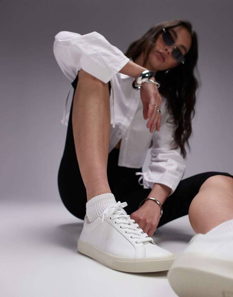 VEJA - Esplar - Sneaker aus Leder in Extra-Weiß VEJA - Esplar - Sneaker aus Leder in Extra-Weiß von VEJA