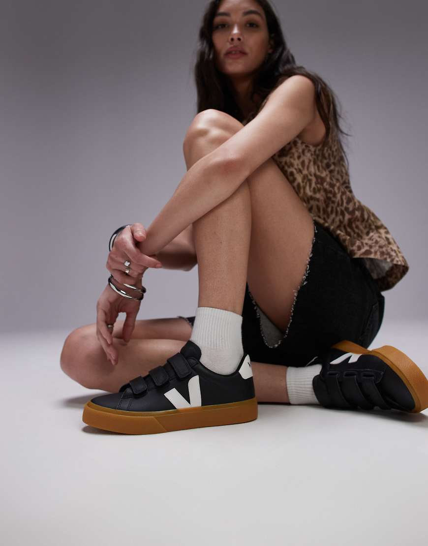 VEJA - Recife - Sneaker in Schwarz mit Gummisohle VEJA - Recife - Sneaker in Schwarz mit Gummisohle von VEJA