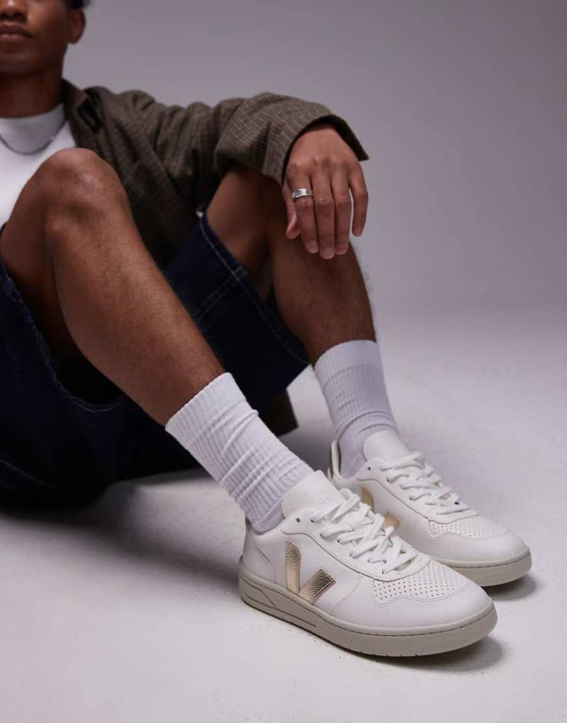 VEJA - V-10 - Sneaker aus chromfreiem Leder in Extraweiß-Platin von VEJA