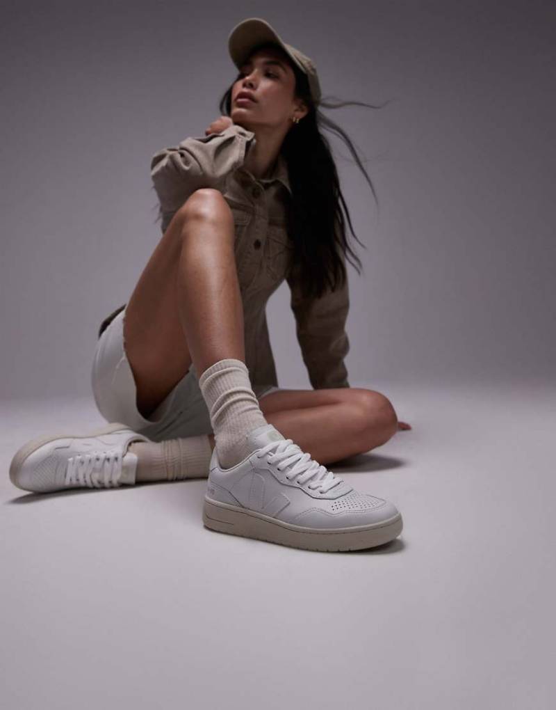 VEJA - V-90 - Sneaker in Weiß von VEJA