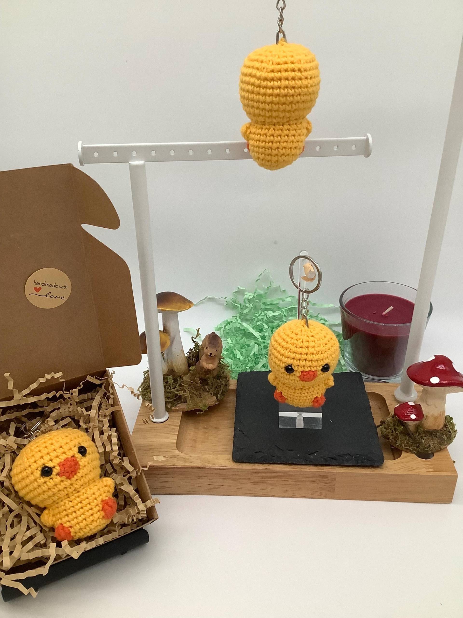 Amigurumi Chick Keychain, Madehand-Velossa von VELOSSAHandmade