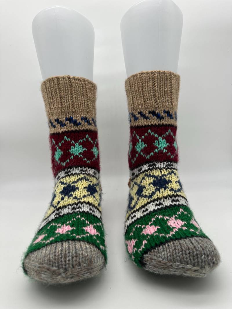 Handgemachte Wollsocken -Hochwertige Wolle, Warme Haussocken von VELOSSAHandmade