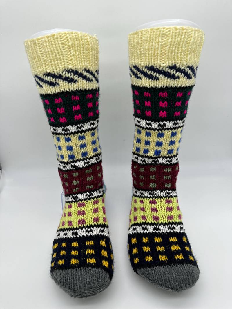 Handmade Wool Socks - Scandinavian Winter Style Warm & Cozy | Handgemachte Wollsocken Nordic Hygge Gift Made in Germany von VELOSSAHandmade