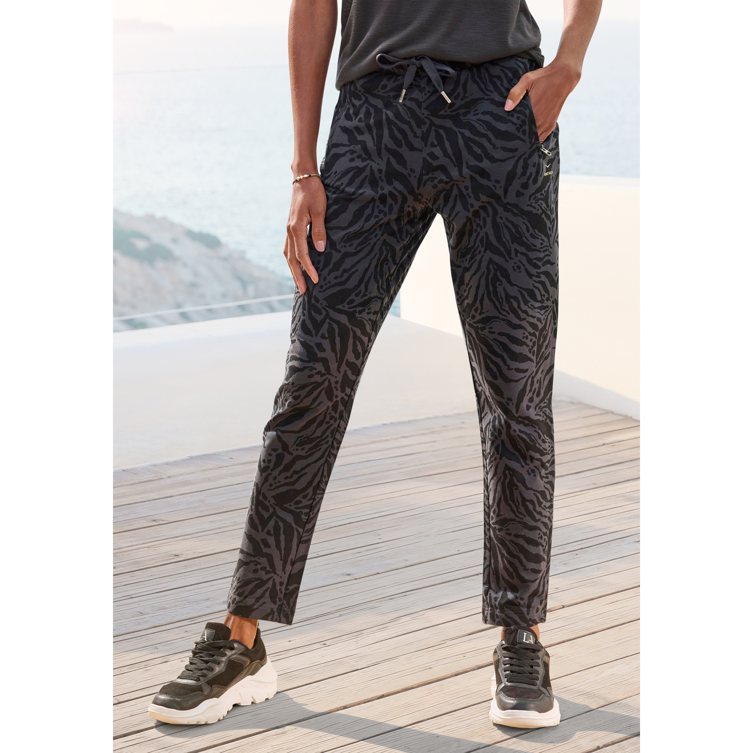 VENICE BEACH Sweathose Damen anthrazit-schwarz bedruckt Gr.46 von VENICE BEACH
