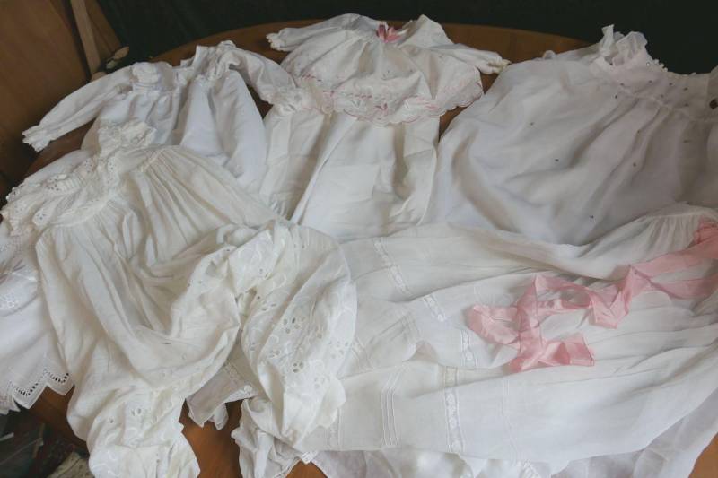 Schnäppchenposten Mit 5 Taufkleidern Aus Den 60Ern C Schnäppchenposten Mit 5 Taufkleidern Aus Den 60Ern C von VENTALIA