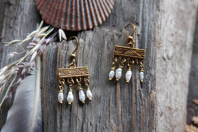 Ohrhänger Antikstil Süsswasserperlen Ohrringe Göttin Messing Feminin Replica Wicca Boho Goldfarben Oder Silberfarben von VENUSFLOWER