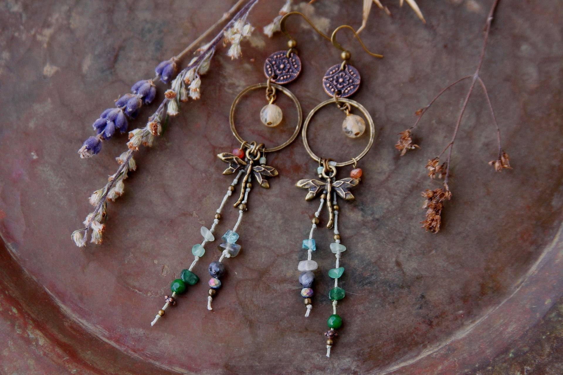 Ohrhänger Libellen Edelstein Natur Leben Ohrringe Göttin Ethno Messing Rustikal Feminin Spirit Verspielt Boho Hippie Schnüre Bänder von VENUSFLOWER