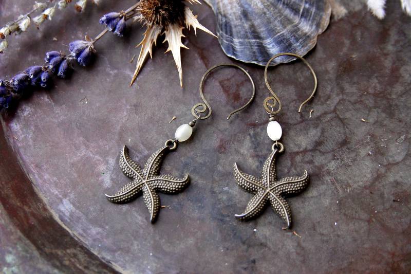 Ohrhänger Seesterne Ethno Perlmutt Ohrringe Meer Bronze Antikstil Hippie Natur Boho Göttin Spiralen Retro Schlicht Ethno von VENUSFLOWER